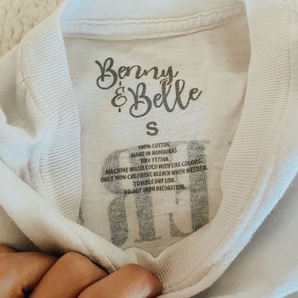 •Cute shirt• - Picture 3 of 3